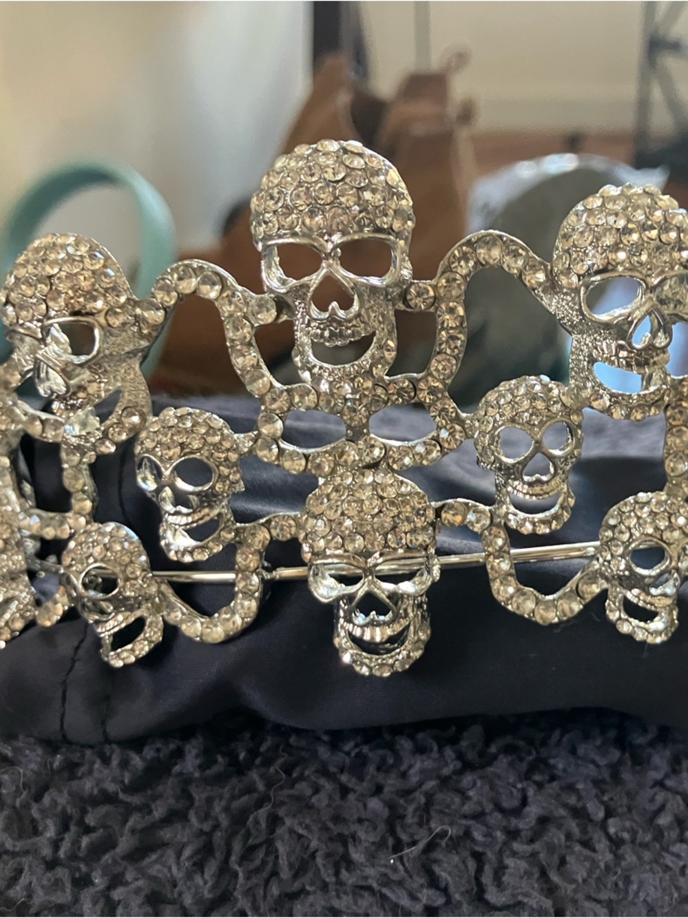 Source Unknown Crystal Skull Rhinestone Hair Comb - Silver